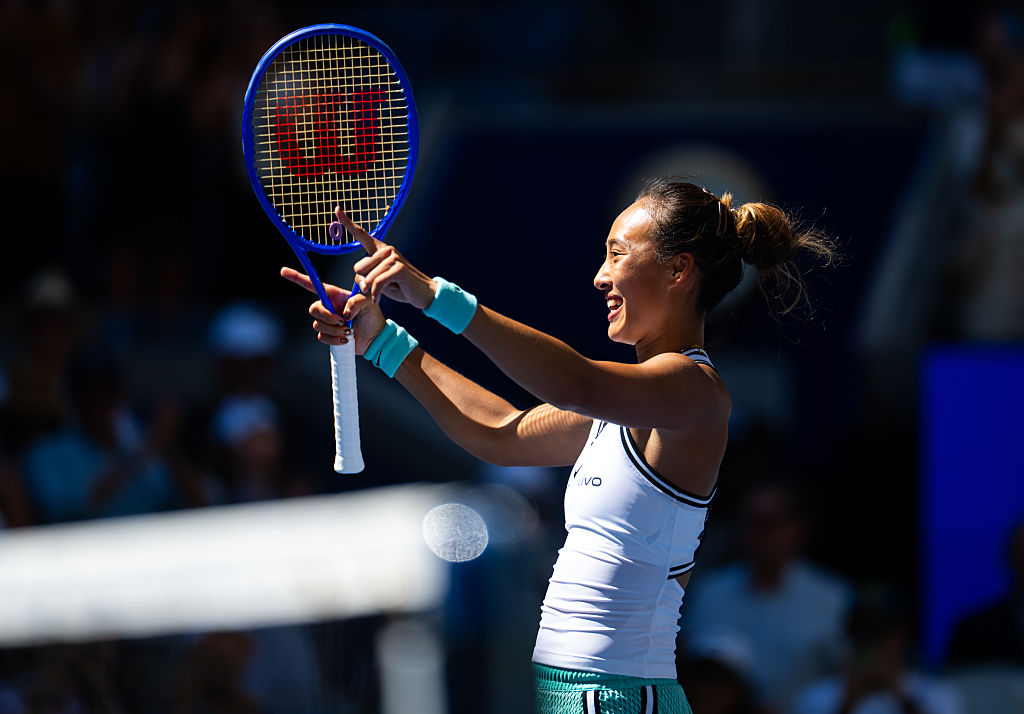 US Open 2026: Qinwen Zheng le repite la dosis a Iga Swiatek y está en cuartos de final